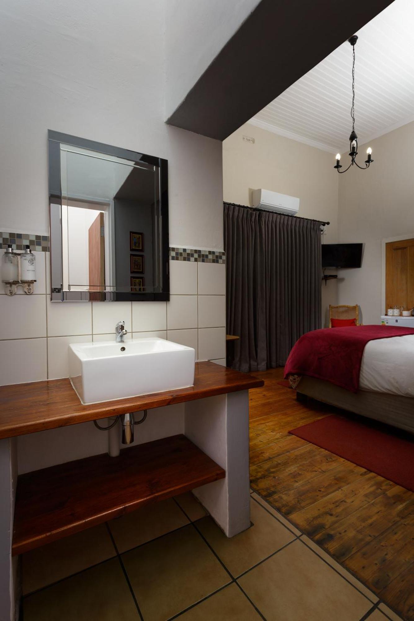 Horse And Mill Guesthouse Colesberg Bagian luar foto