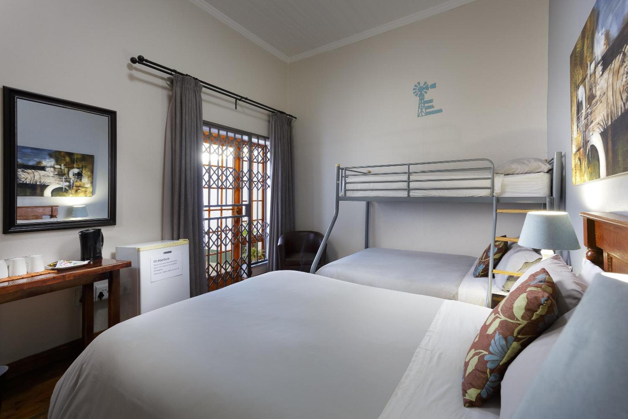 Horse And Mill Guesthouse Colesberg Bagian luar foto