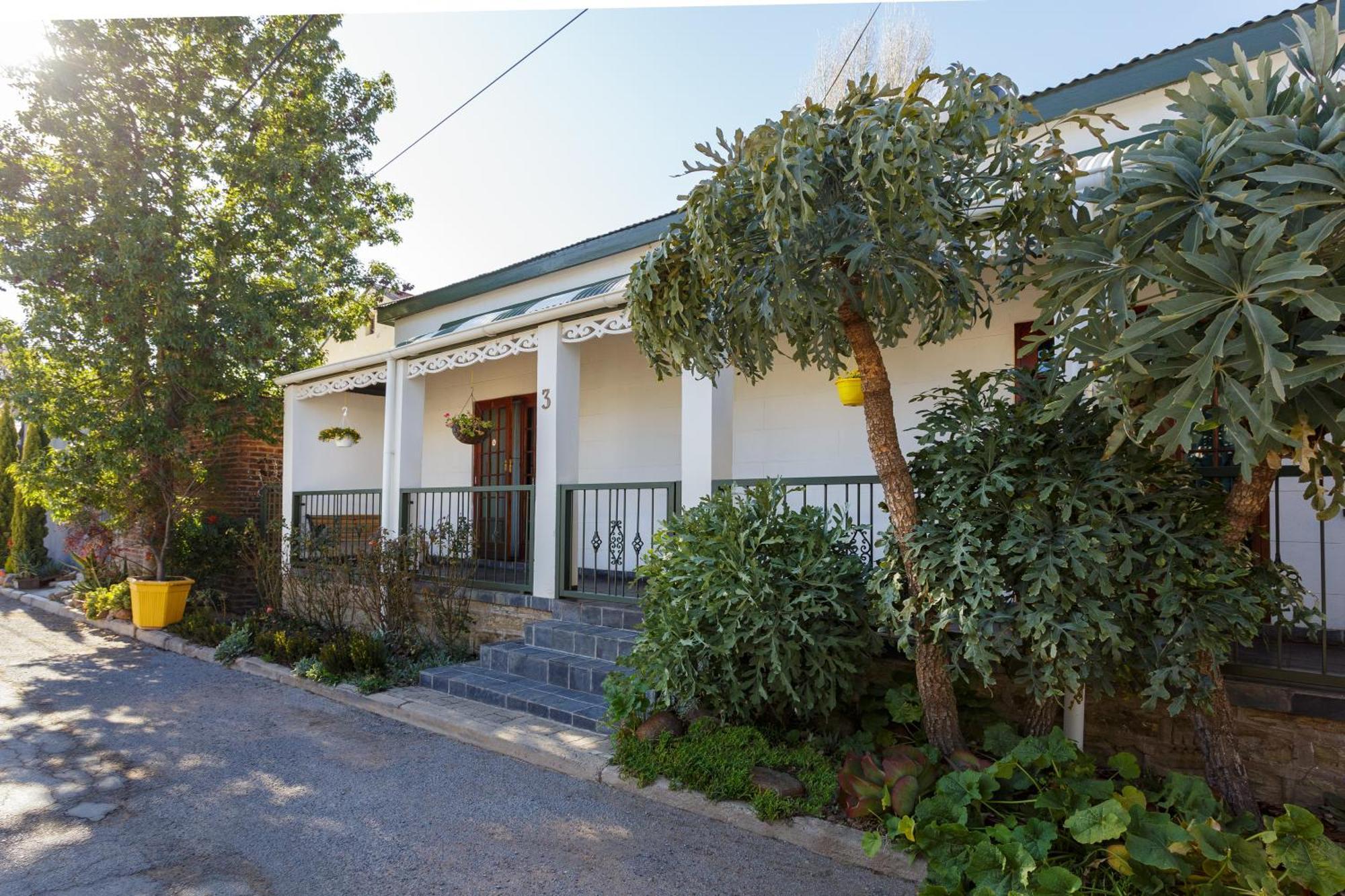 Horse And Mill Guesthouse Colesberg Bagian luar foto