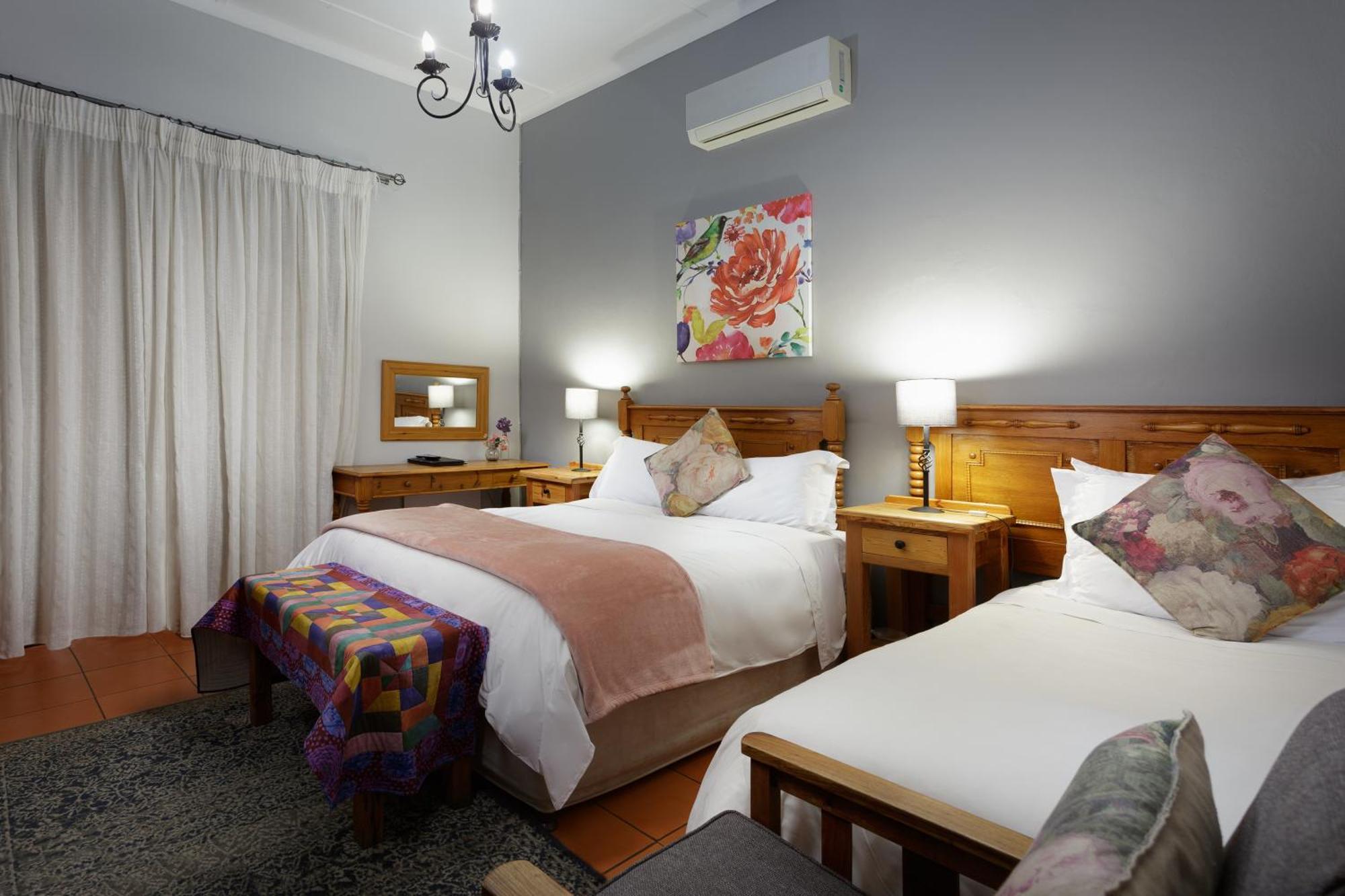 Horse And Mill Guesthouse Colesberg Bagian luar foto