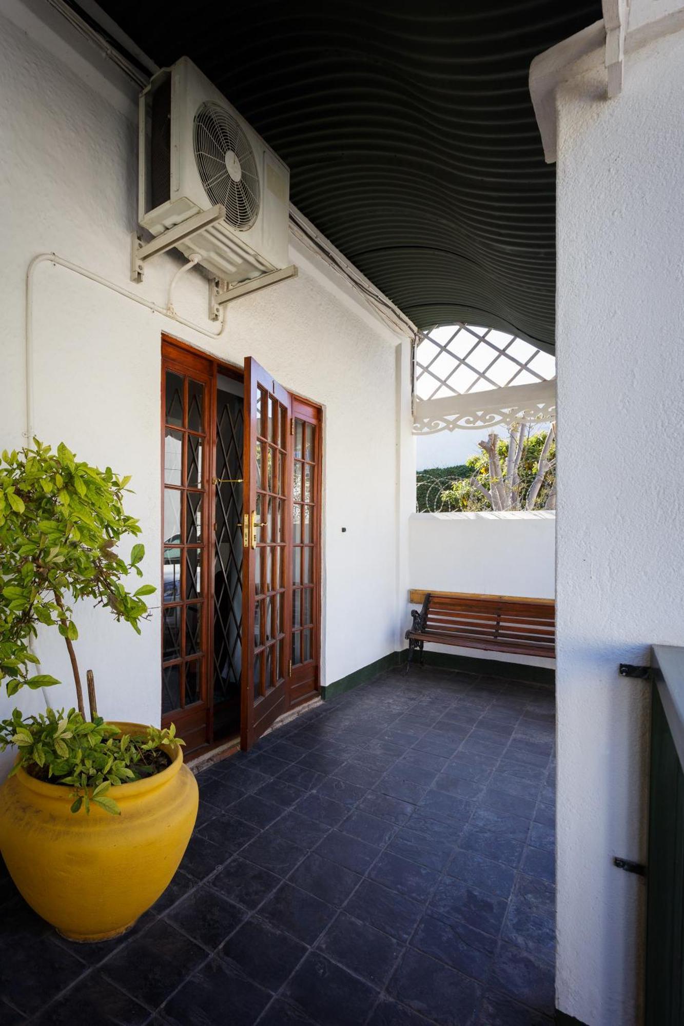 Horse And Mill Guesthouse Colesberg Bagian luar foto