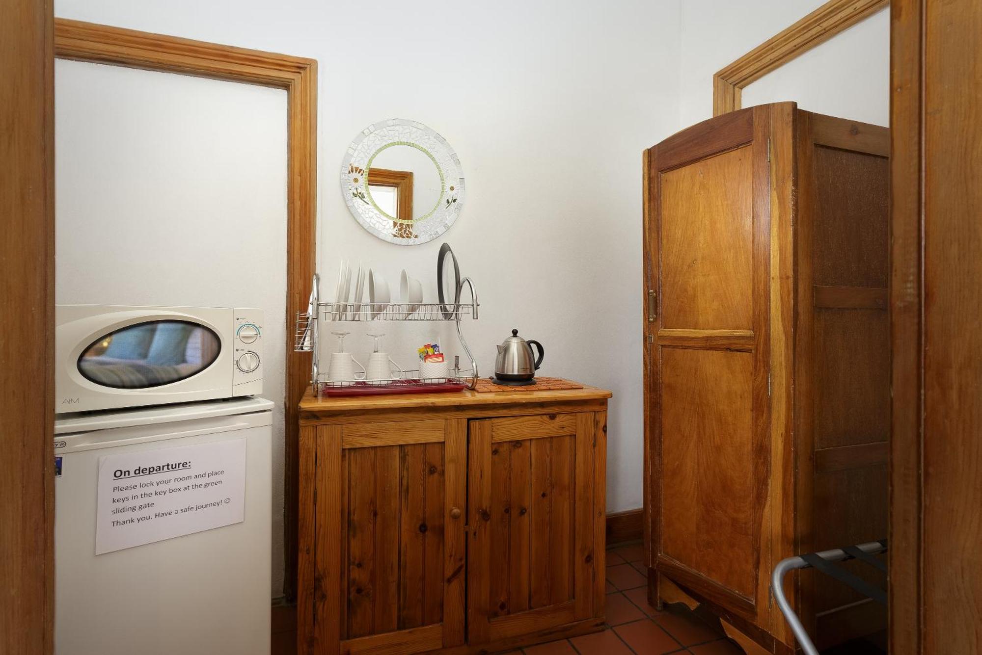 Horse And Mill Guesthouse Colesberg Bagian luar foto