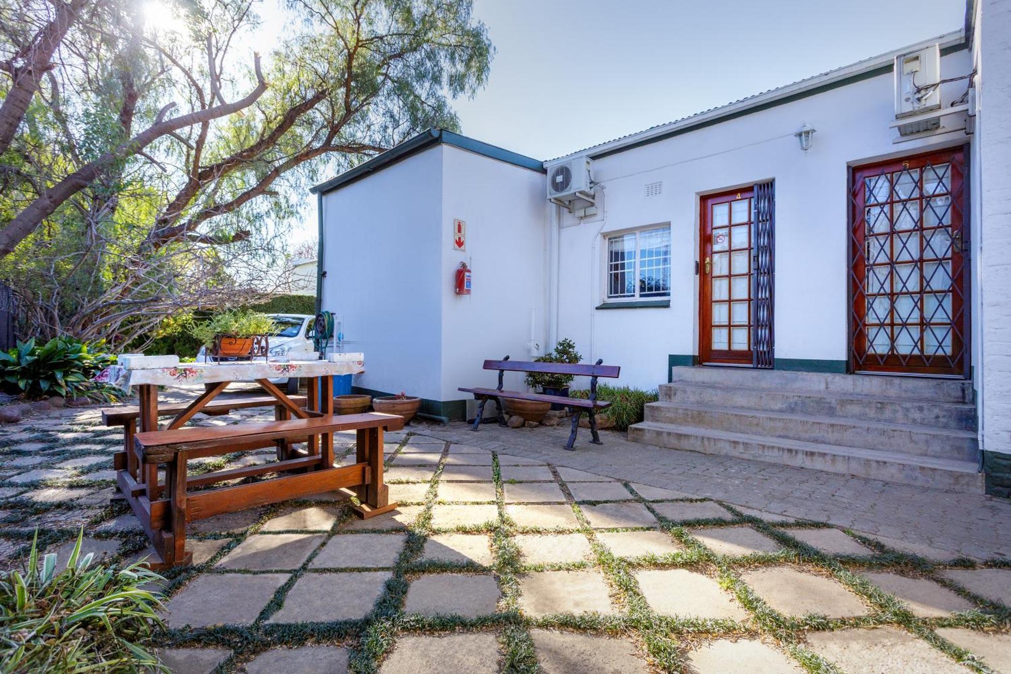 Horse And Mill Guesthouse Colesberg Bagian luar foto